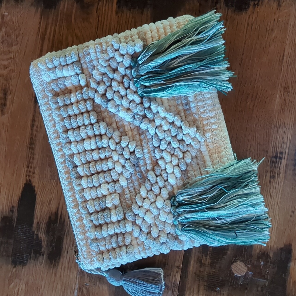Fabulous "A New Day" BOHO “Woolen Berber” Zip Clutch. Like New